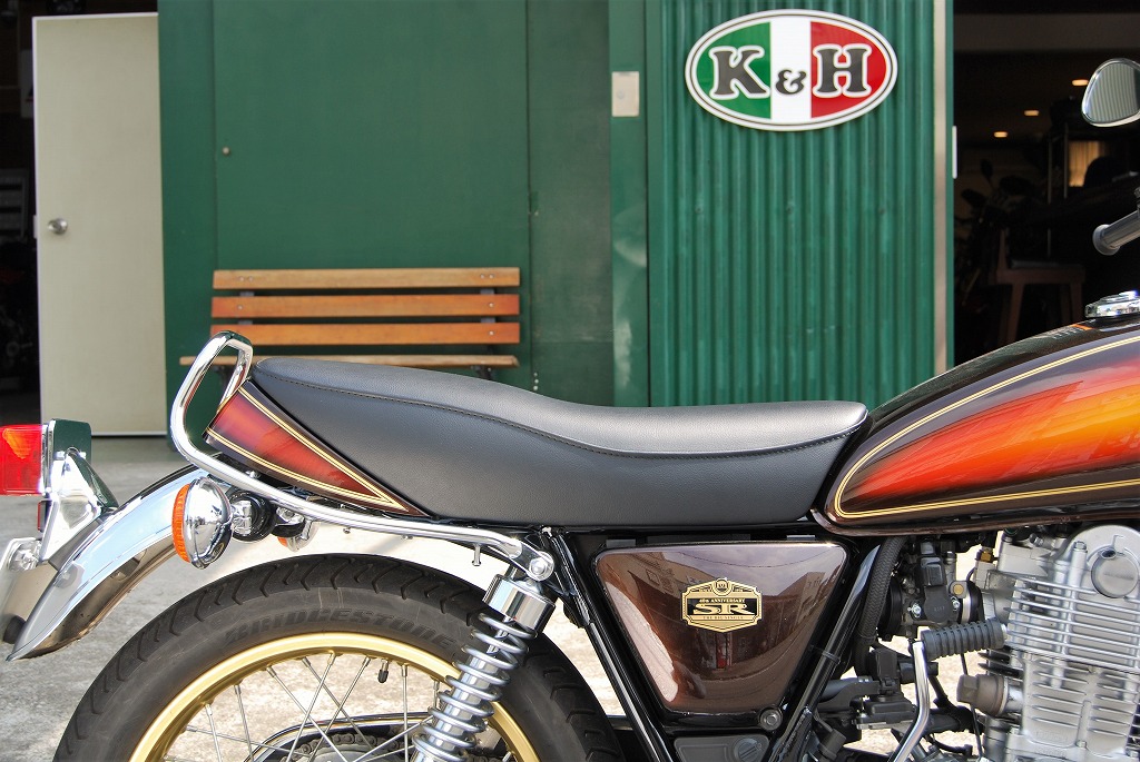 SR400 純正シート　シートカウル