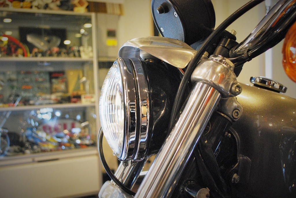 Harley-Davidson-スポーツスター-ヘッドライト