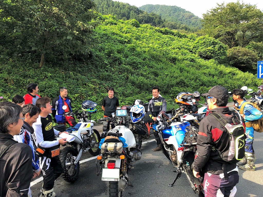 Riders LAND YOYO 林道ツーリング朝のブリーフィング