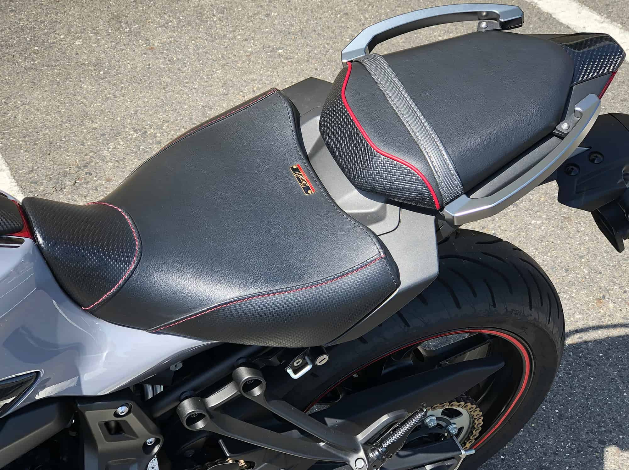 限定 クーポン10% MT-07用ヨーロッパヤマハ純正オプションハイシート