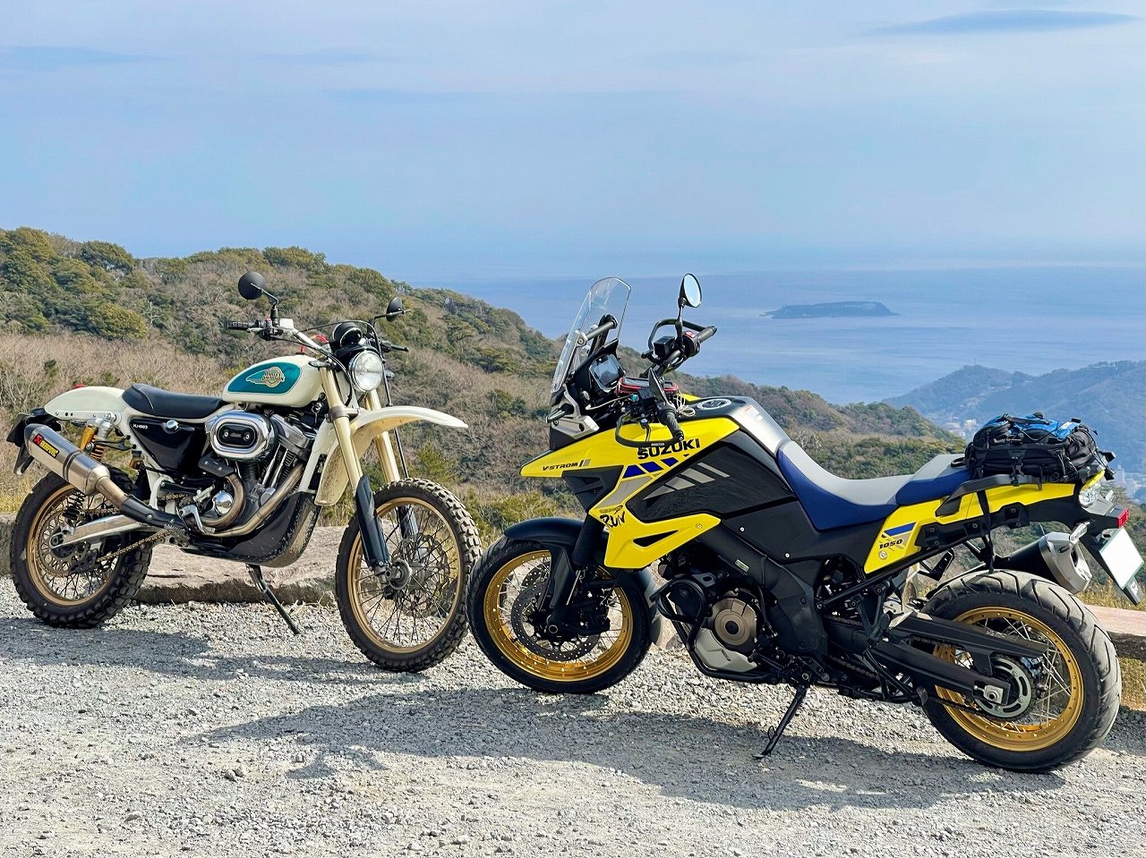 Vストローム1050 SUZUKI純正ローシート（V-Strom 1050 20-21